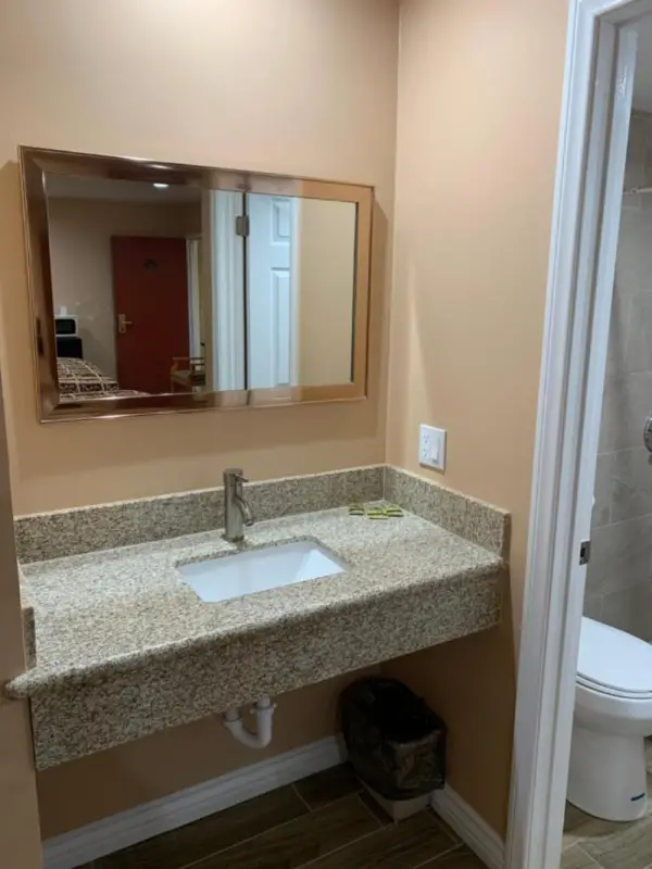 Budget Inn Motel 9